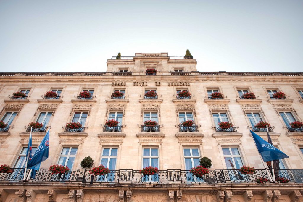 Une Demi-Pension Très Grand Hôtel