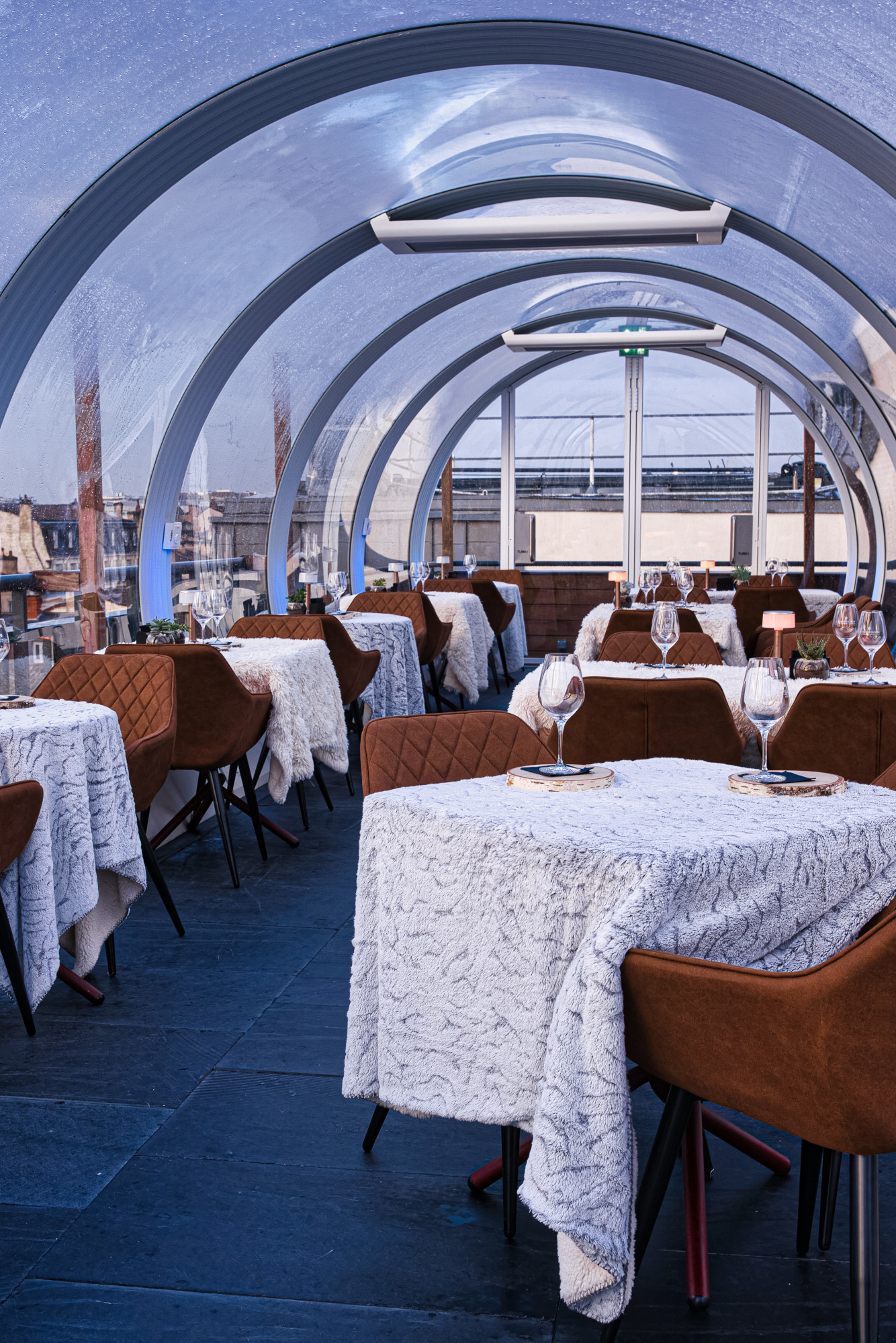 InterContinental-Bordeaux-In-The-Moon-For-Wine-rooftop-interior